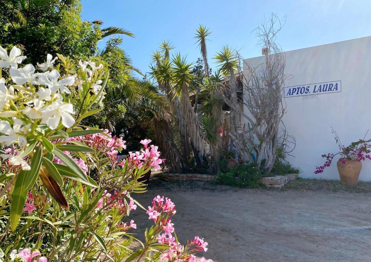 Apartamentos Laura Playa De Migjorn Eksteriør billede