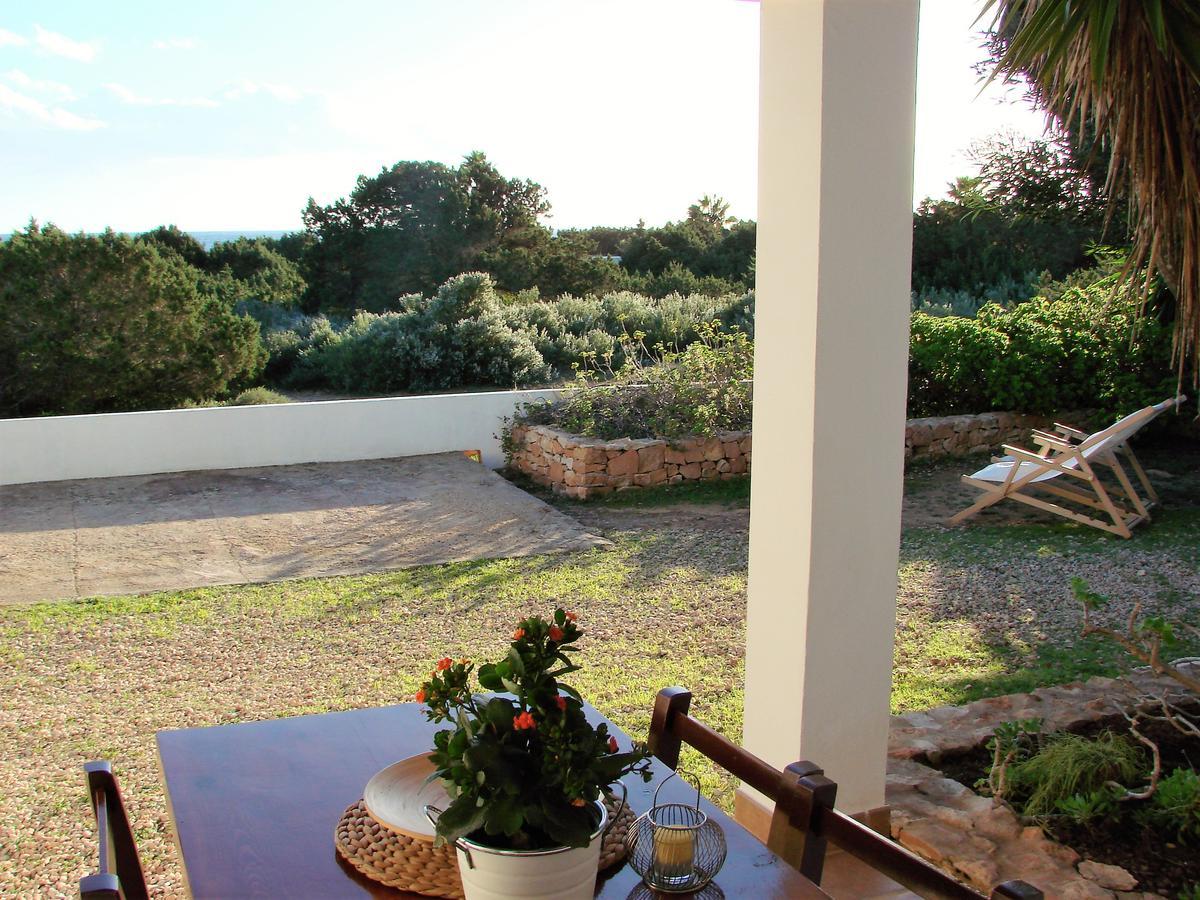 Apartamentos Laura Playa De Migjorn Eksteriør billede