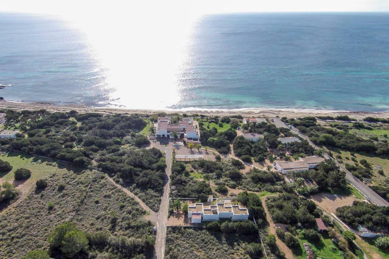 Apartamentos Laura Playa De Migjorn Eksteriør billede