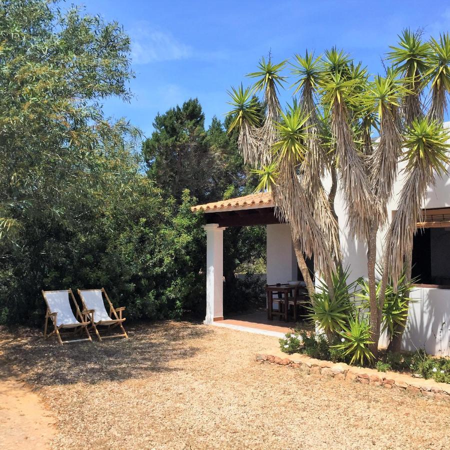 Apartamentos Laura Playa De Migjorn Eksteriør billede