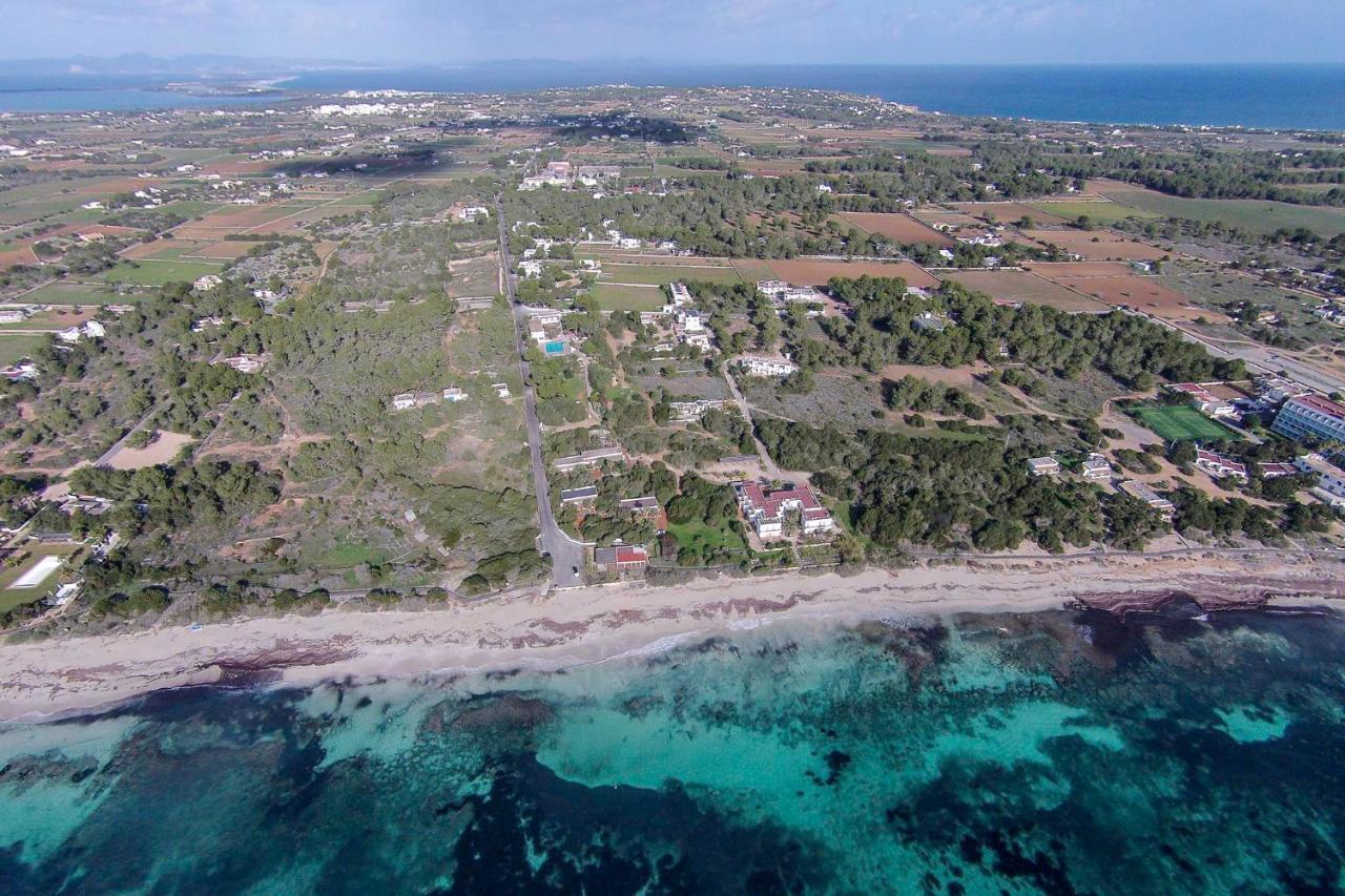 Apartamentos Laura Playa De Migjorn Eksteriør billede